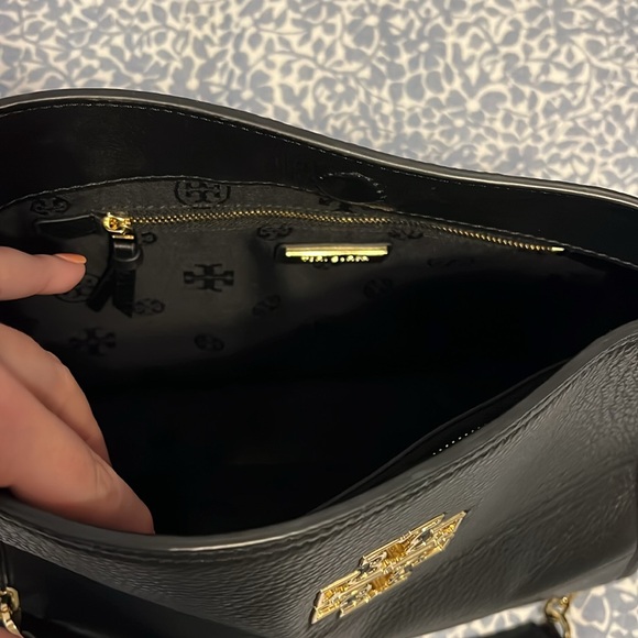 Tory Burch Britten Slouchy Tote - Picture 4 of 13